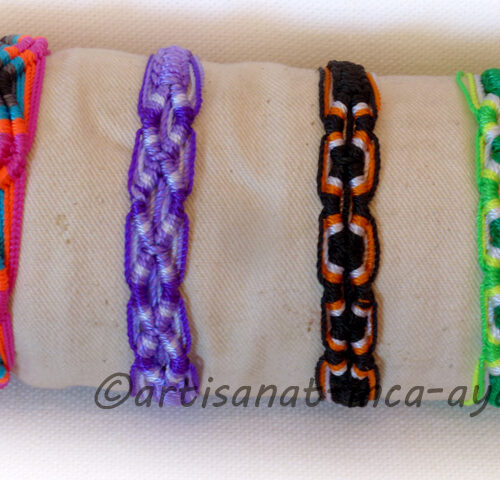 Bracelets en Macramé Coloré par fil nylon et Perles du Pérou