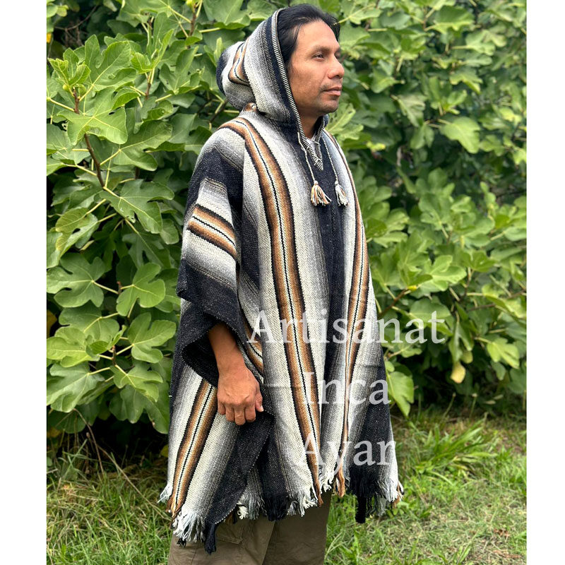 Poncho traditionnel péruvien gris foncé