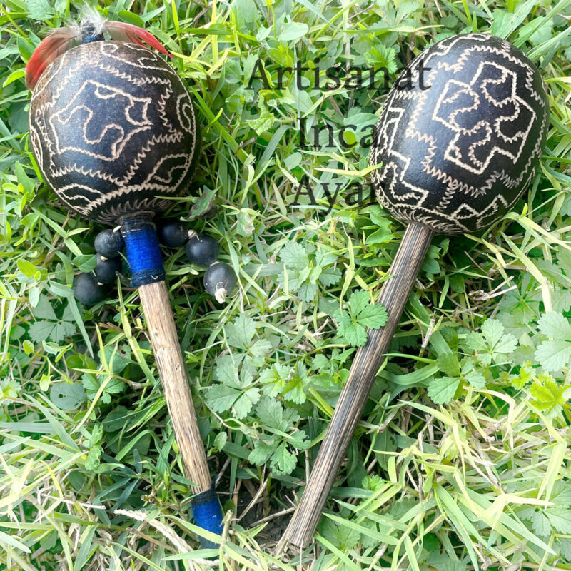 Grands maracas shipibo en graine et bois de chonta