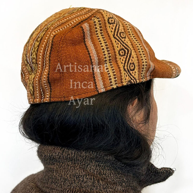 Béret casquette plate en tissu péruvien traditionnel marron